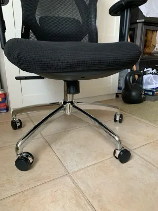 Silla de oficina ergonómica Shihoo Negra