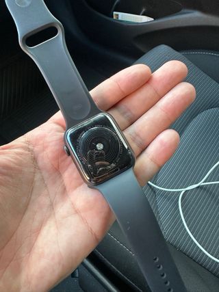 Apple Watch SE 44mm  caja y cargador