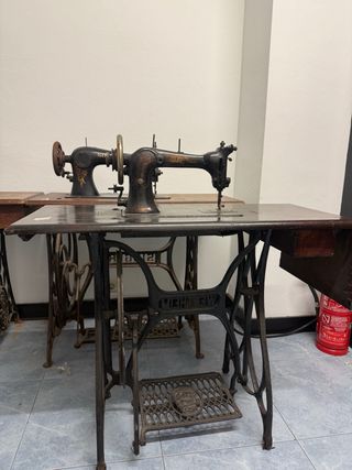Máquinas de coser Singer antigua