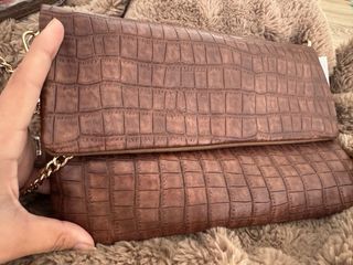 Bolso de mano GB con correa