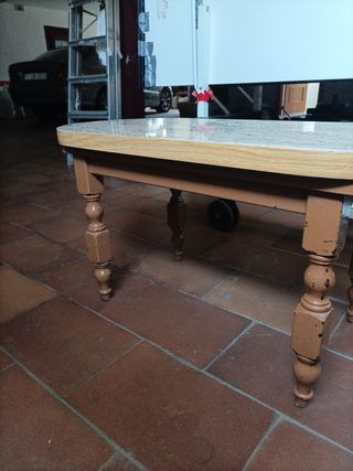 Mesa auxiliar ovalada de madera