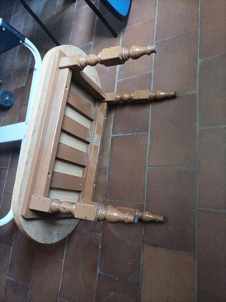 Mesa auxiliar ovalada de madera