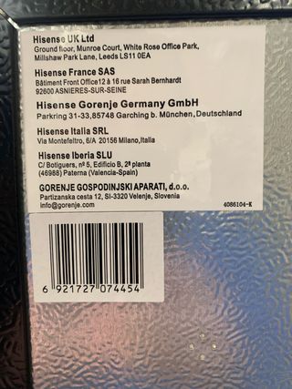 Expositor de vino 30 botellas Hisense MWC4894GF