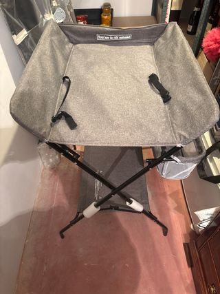Cambiador de bebé plegable gris