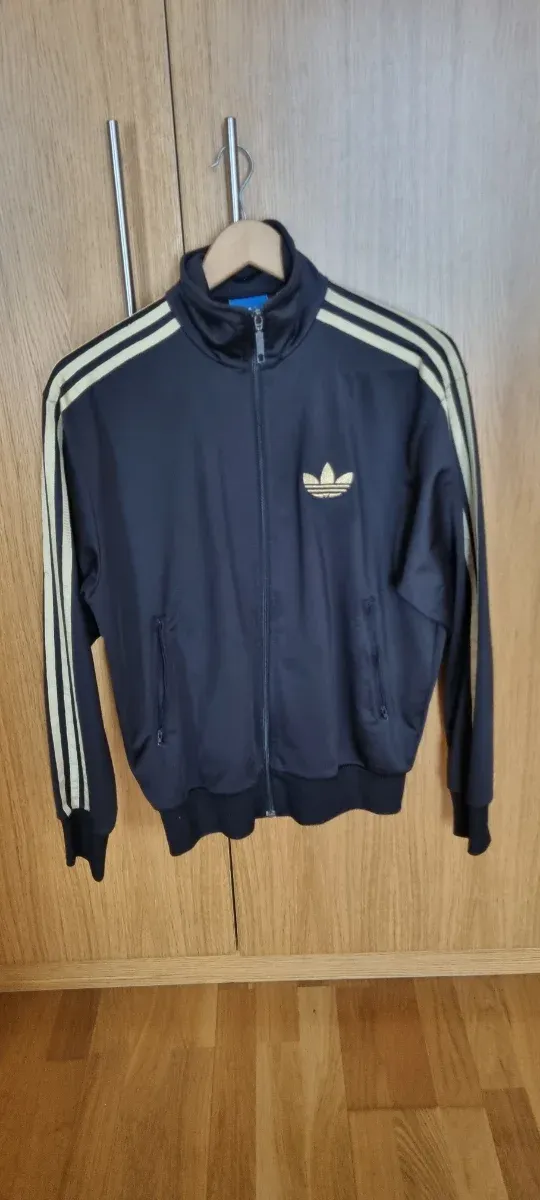 Chaqueta Adidas Talla S Negra y Dorada