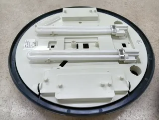 Plafoniera moderna in plastica con due lampade 11w