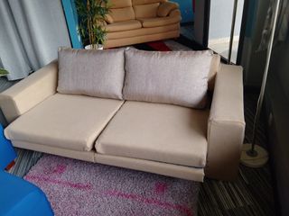 Sofá a estrenar, súper bajada de precio