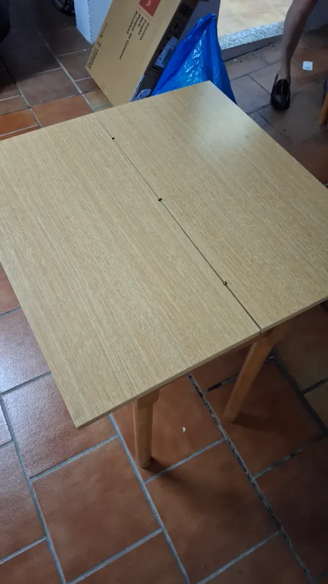 Mesa de cocina de madera