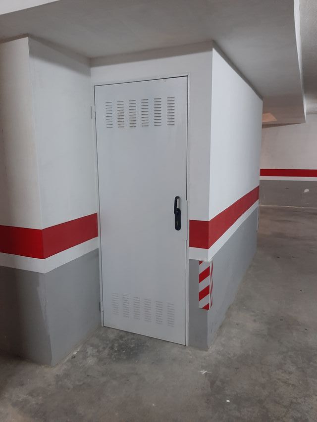 Trastero en Villamarchante con luz, enchufe, y agu