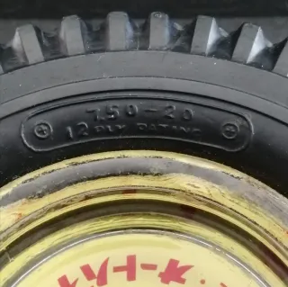 Cenicero rueda Bridgestone