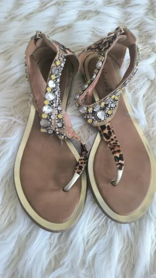 Sandalias T-Strap Joya Leopardo