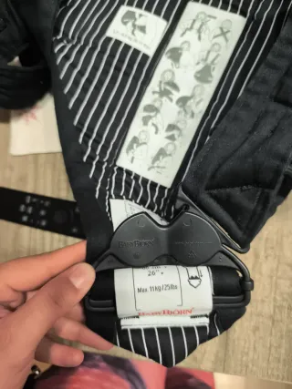 Mochila portabebés BabyBjörn rayas,es hasta 11kg