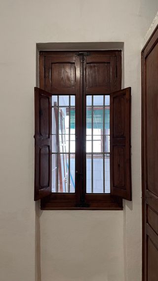Ventana de madera Mobila