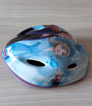 CASCO DISNEY CON DISEÑO DE FROZEN II NUEVO 