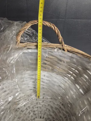 Cesta con asas