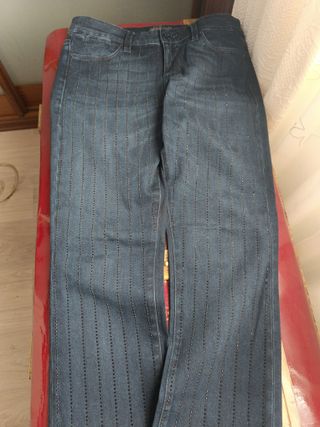 Pantalones vaqueros Guess con pedrería