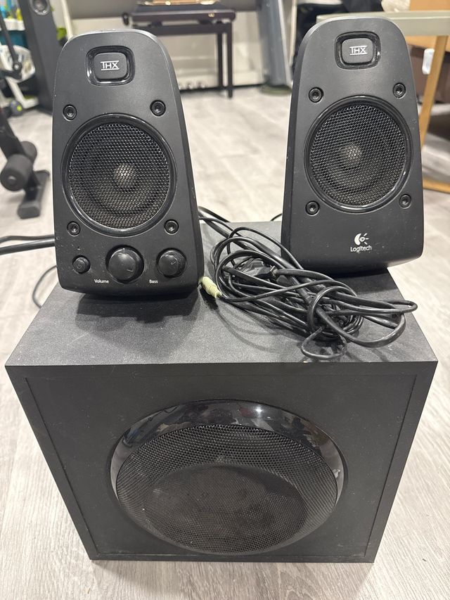 Altavoces Logitech THX Negro