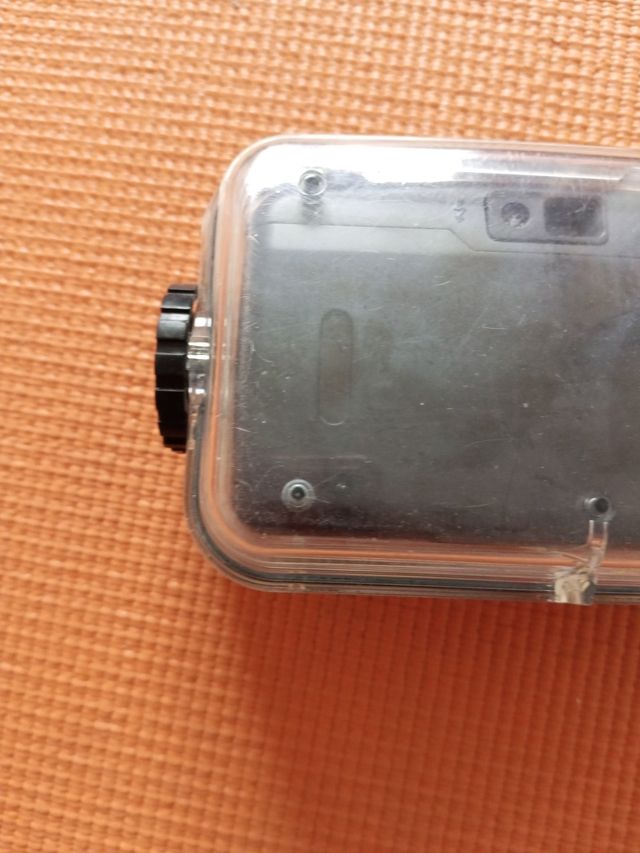 Cámara analógica con funda acuática