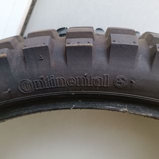 Ruedas de moto todoterreno , marca continental