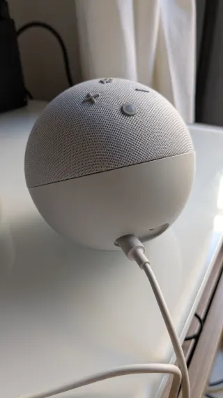 Amazon Echo Dot di quarta generazione grigio