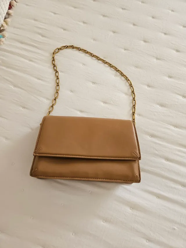 Bolso cadena Zara marrón y dorado