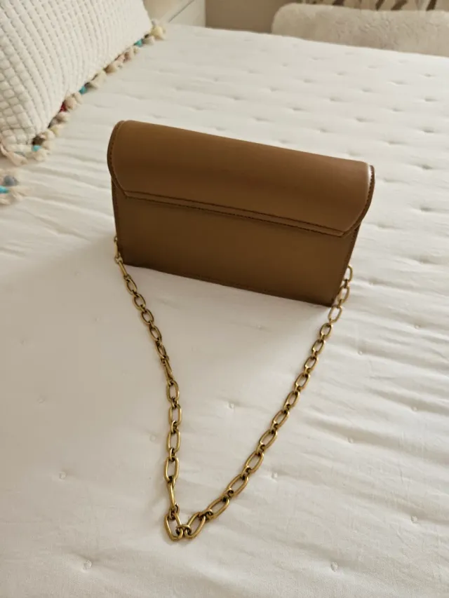 Bolso cadena Zara marrón y dorado