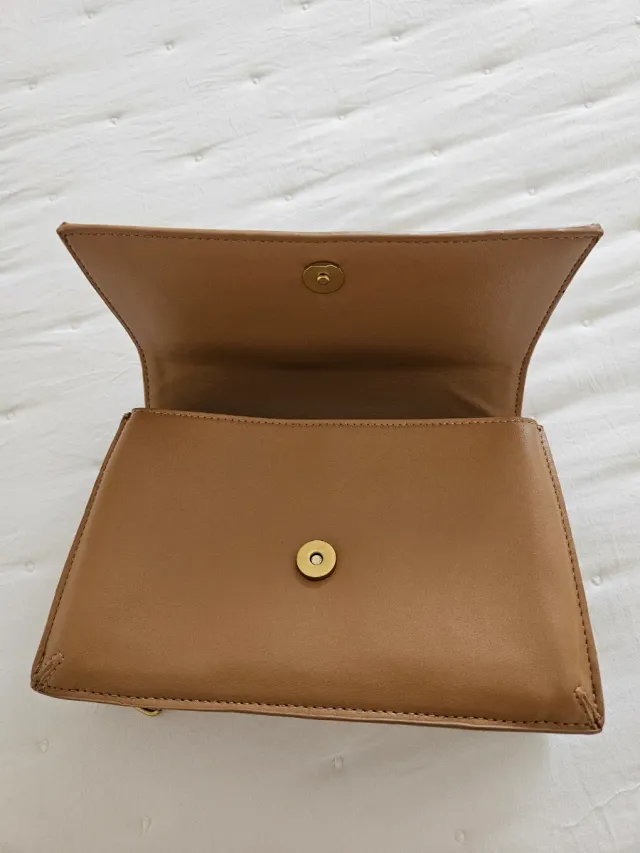 Bolso cadena Zara marrón y dorado