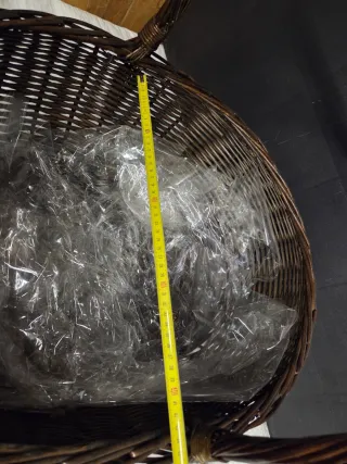 Cesta de mimbre con asa