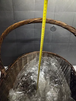 Cesta de mimbre con asa