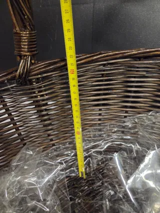 Cesta de mimbre con asa