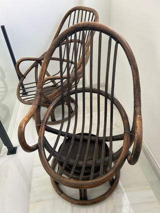 Sillón mecedora de bambú