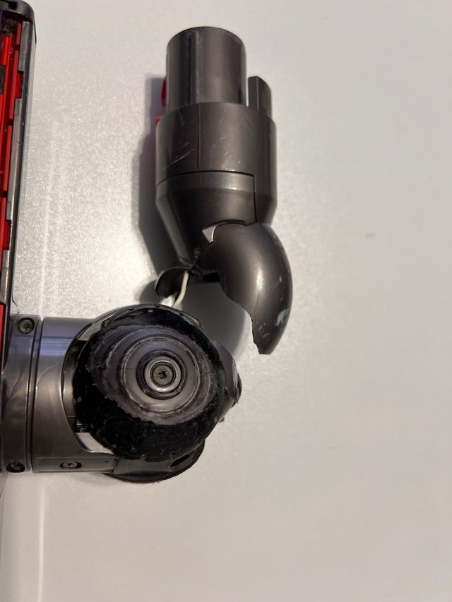 Spazzola Dyson Direct Drive con snodo rotto