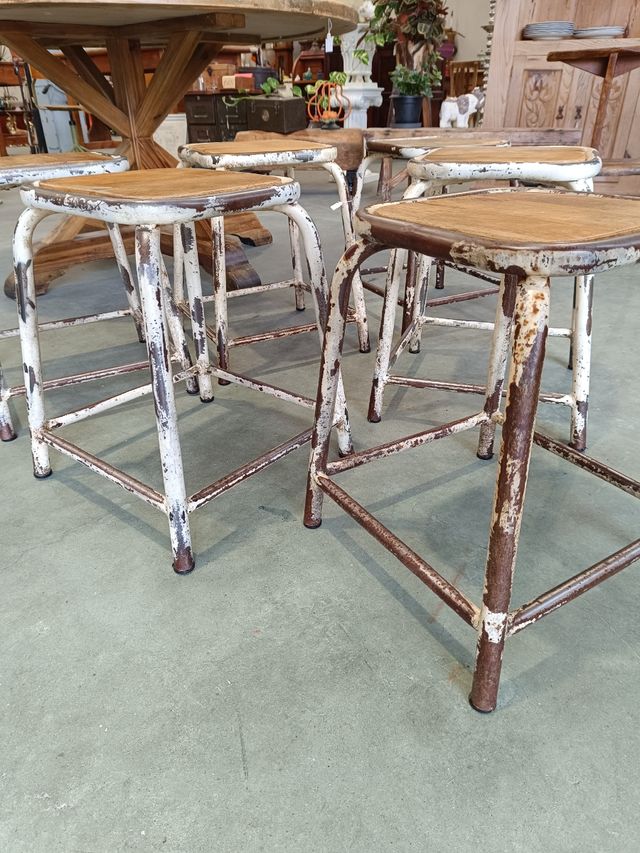 Taburetes industriales metal y madera
