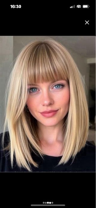 Preciosa Peluca rubia lisa y recta