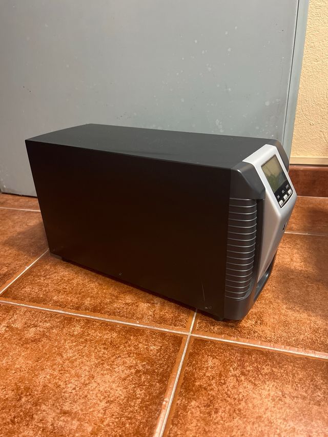 Riello UPS Premium Pro SAI averiado