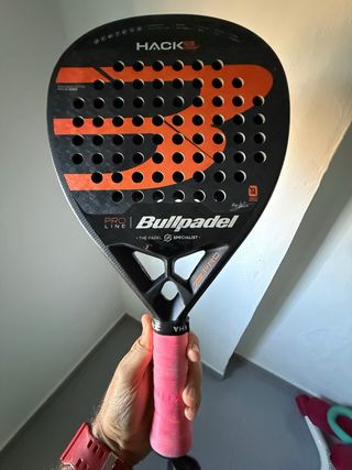 Pala Bullpadel Hack 03
Poco uso 