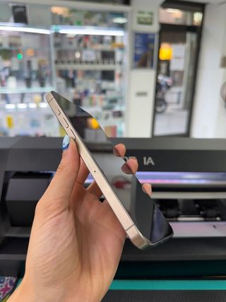 IPHONE 16 PRO MAX 256gb SEMI NUEVO