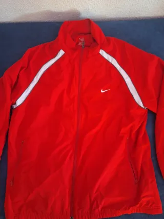 Cortavientos Nike Rojo