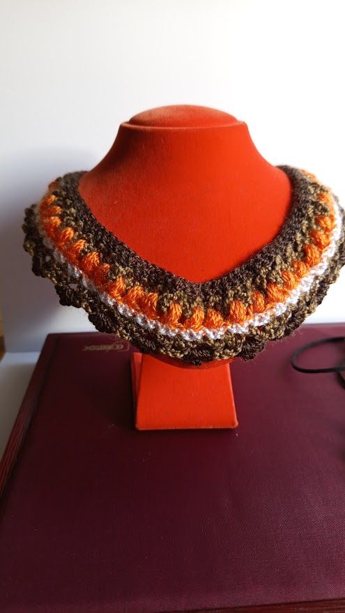 Collar mujer crochet flor naranja