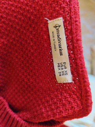 Jersey rojo de punto trenzado