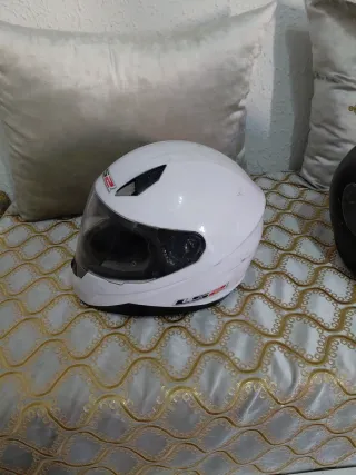 2 Cascos Moto Integrales LS2 y HJC