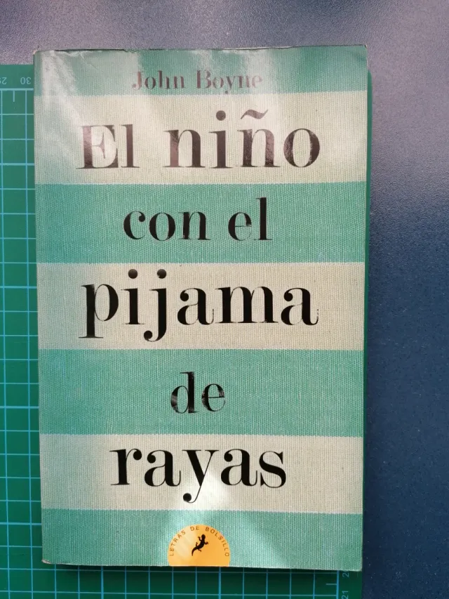 El niño con el pijama de rayas/ The Boy in the ...