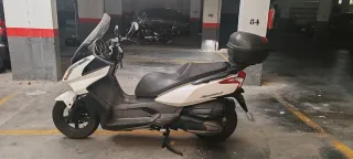 Kymco 300i Scooter