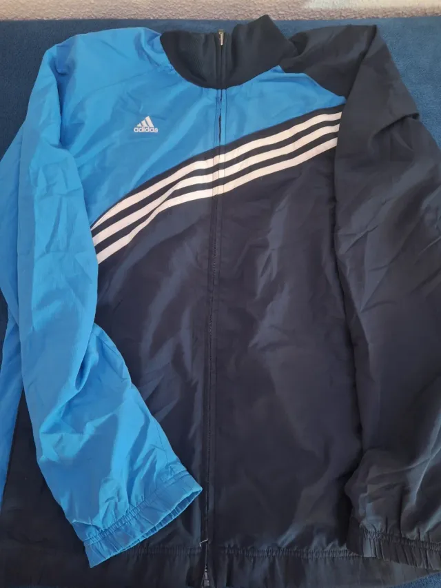Chaqueta Adidas Cortavientos Azul y Negra