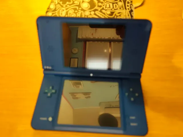 Nintendo DSi XL Blu con custodia