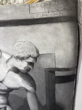 Dibujo a carboncillo figura clásica