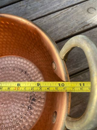 Cacerola de cobre martillado con asas