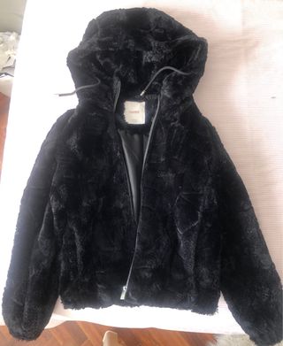 Chaqueta pelo capucha Pull and Bear Talla S