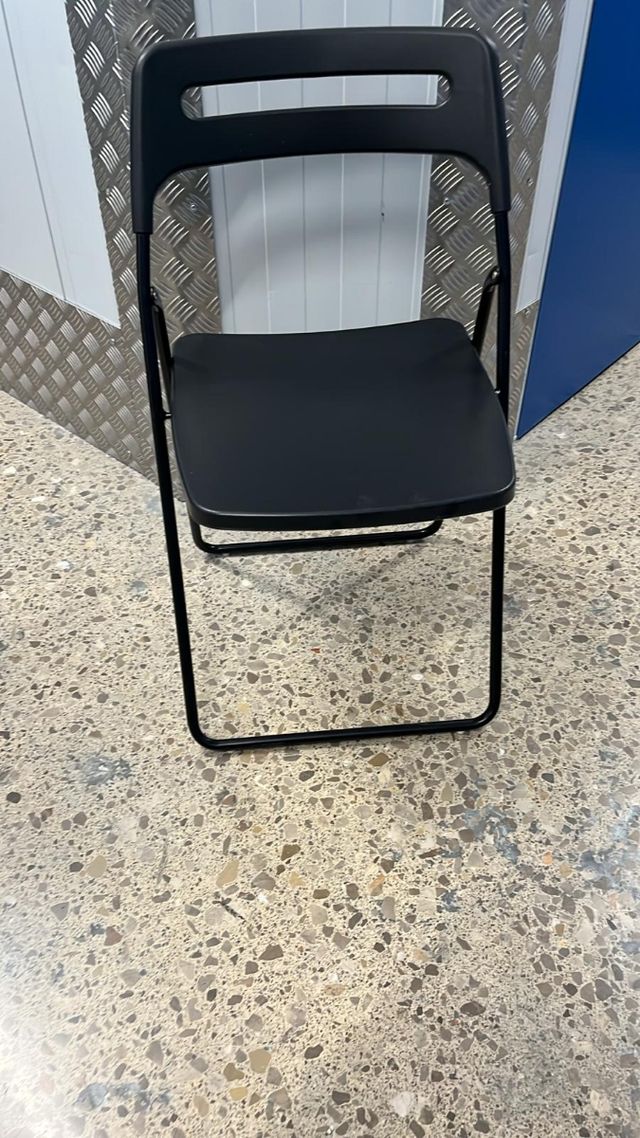 Silla plegable negra