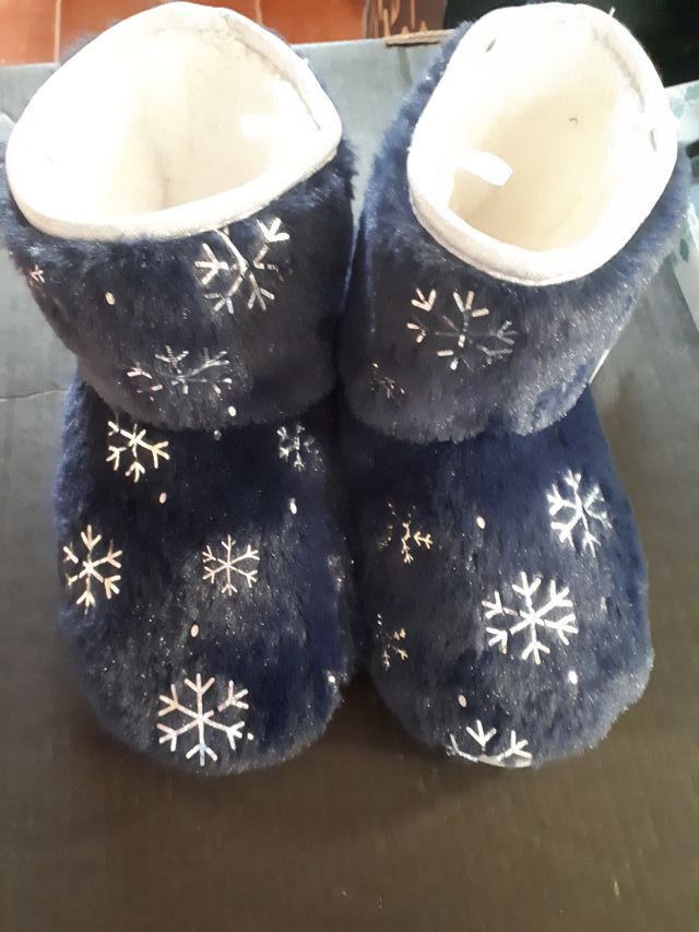 Zapatillas de casa niña azul con copos de nieve